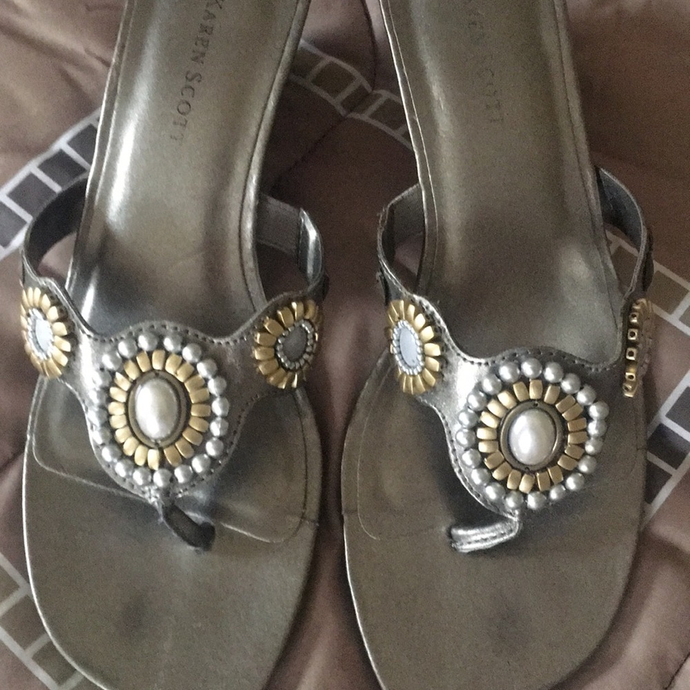 Sandals - Picture 2 of 8